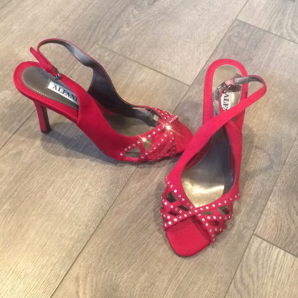 Alfani Red Heels size 6